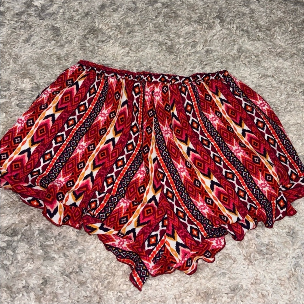 Altar'd State. M Red Flowy Ruffled Hem Lined shorts